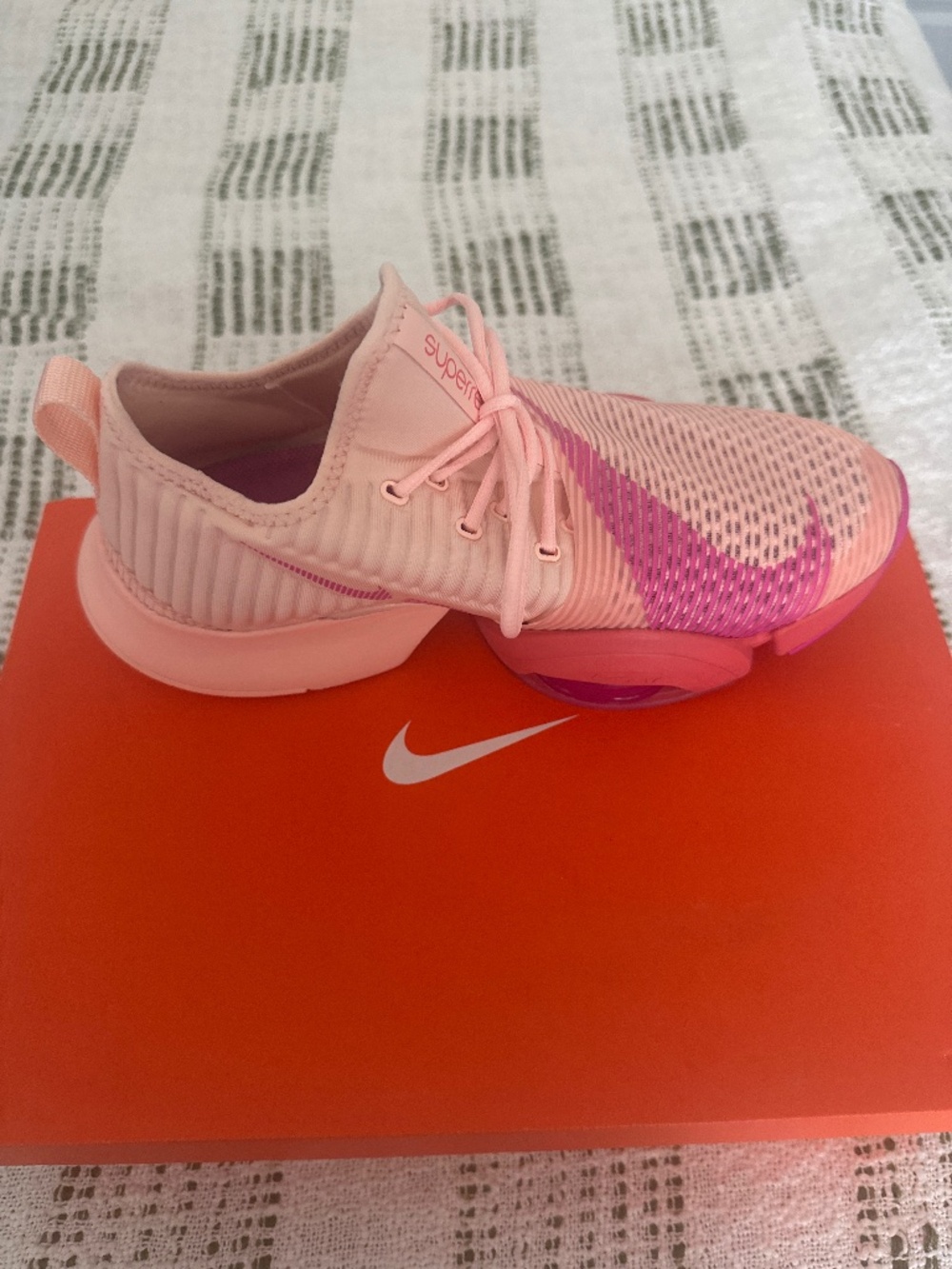 !!BRAND NEW!! Women’s Nike Air Zoom Superrep Pink